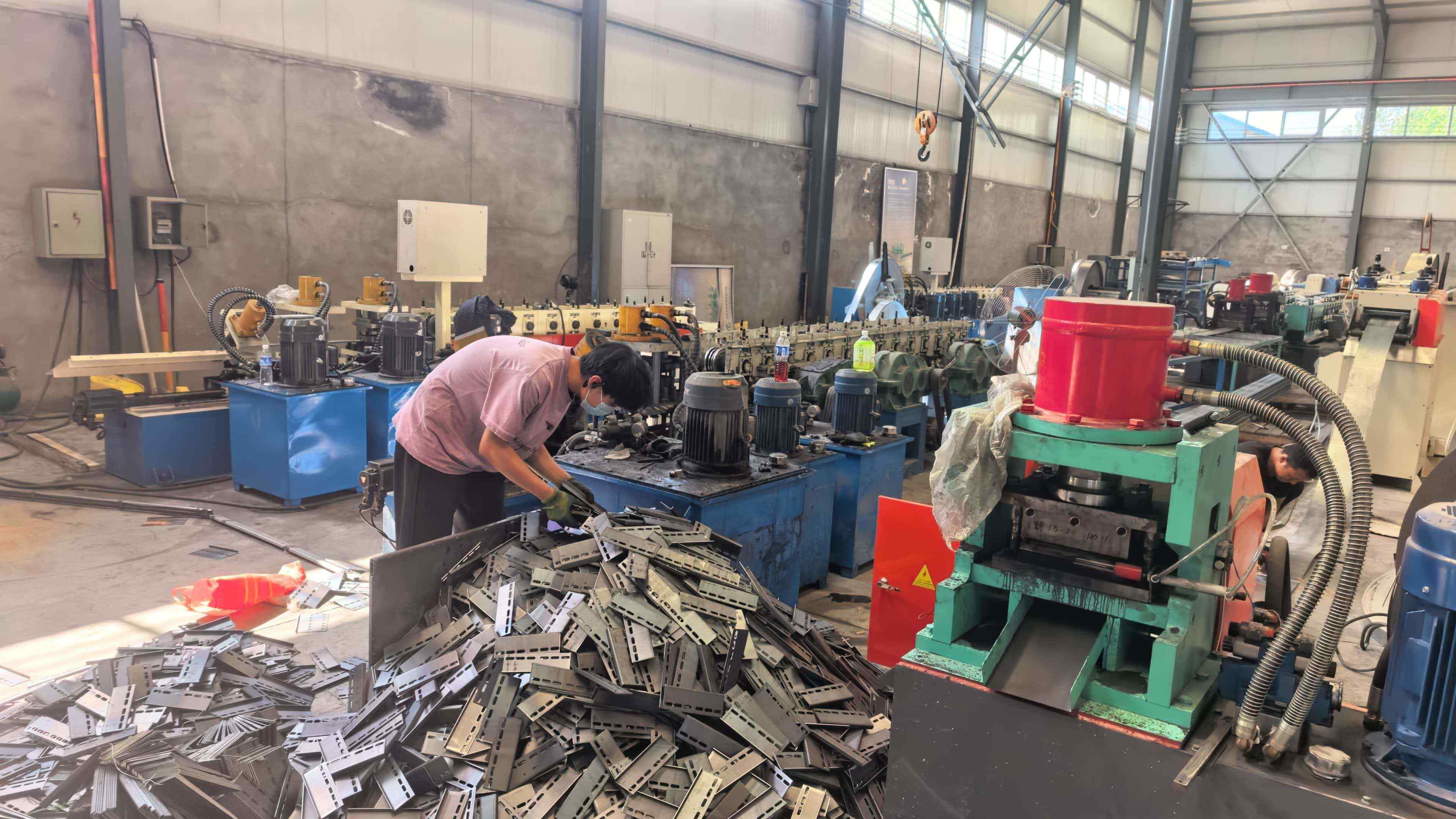 赤峰市工业厂房桥架锌铝镁桥架 - 一站式服务